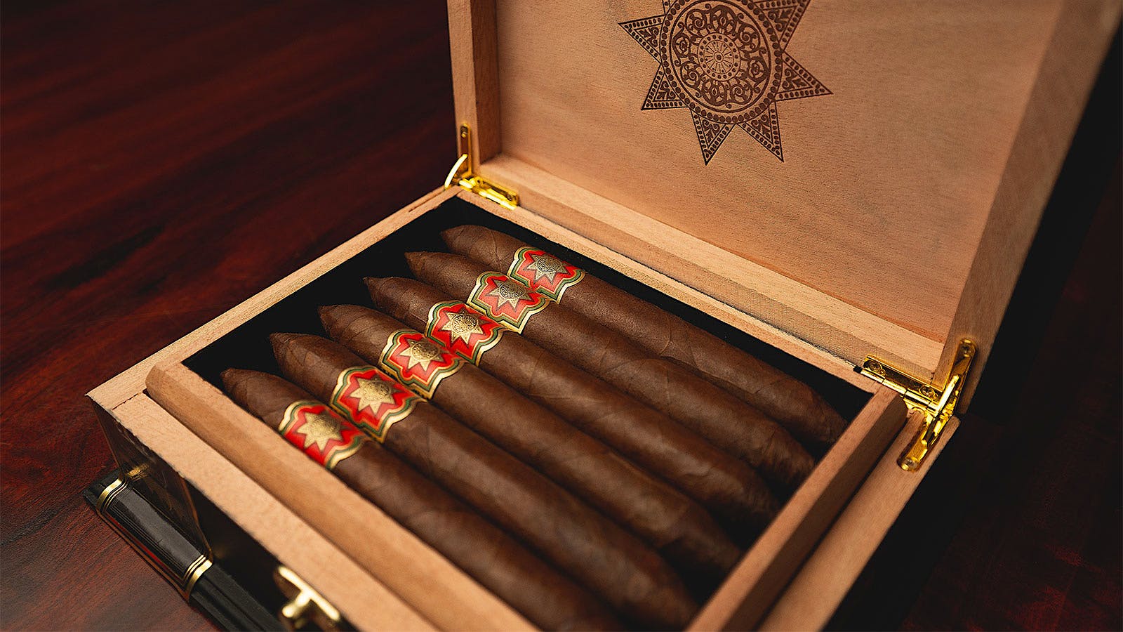 Foundation Cigar Co. Brings Back the Tabernacle Knight Commander: A Cigar with a Purpose